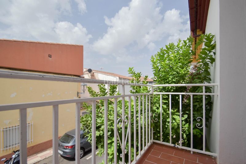 Foto fb150b08-5851-4216-834a-937c8ced4ace. Casa amb aparcament a Maracena