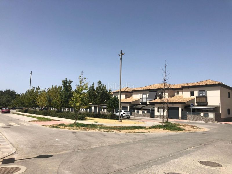 Foto 38f0ad2d-05e1-437e-a18d-48554c0948dd. Pis amb aparcament a Atarfe