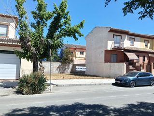 Terreny residencial  Calle de fernando de los ríos. Solar urbano premium en santa fe  junto a juzgados y parque sta.