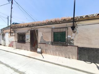 Casa adossada a Fuente Vaqueros. Casa en fuente vaqueros barriada santa ana