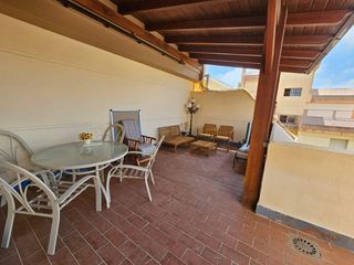 Miete Dachwohnung in El Consul - Ciudad Universitaria - El Romeral. Ático de alquiler en teatinos