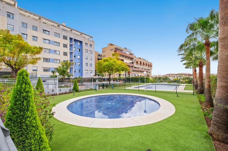 Foto 544863b7-ee58-4d86-8716-53df56c642c6. Flat with parking pool in El Consul - Ciudad Universitaria - El Romeral Málaga