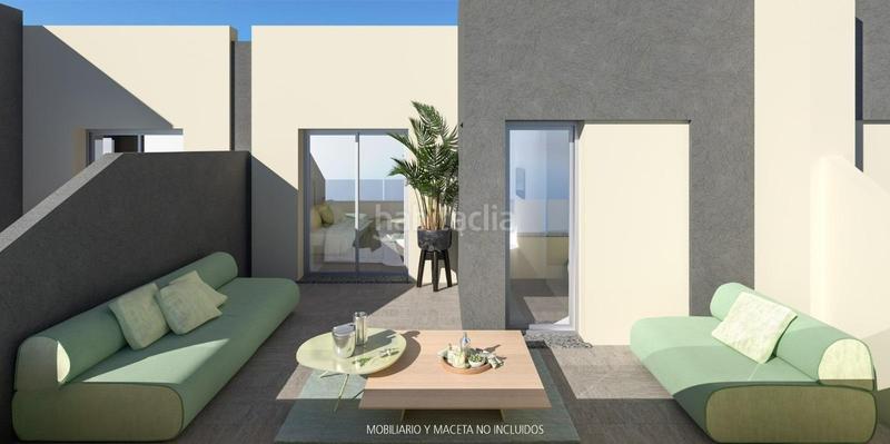 Foto 1f53b23c-fc5f-46b2-806d-11bf0c84803c. Casa adosada exclusivo adosado en Urbanización Santa Rosa, a solo 300 m de la playa en Torrox