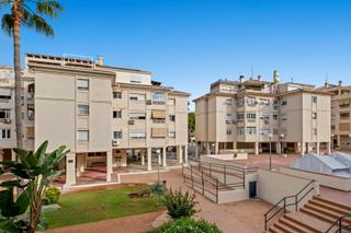 Appartement  Calle demóstenes. Estupendo piso en venta en teatinos