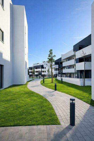 Foto 527dbf43-15e2-4f18-9f15-9be5f676ebb8. Pis amb aparcament piscina a Santa Isabel Málaga