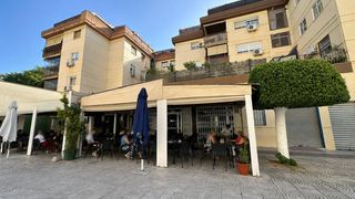 Affitto Locale commerciale in El Consul - Ciudad Universitaria - El Romeral. Traspaso bar en pleno funcionamiento en teatinos con gran terraz