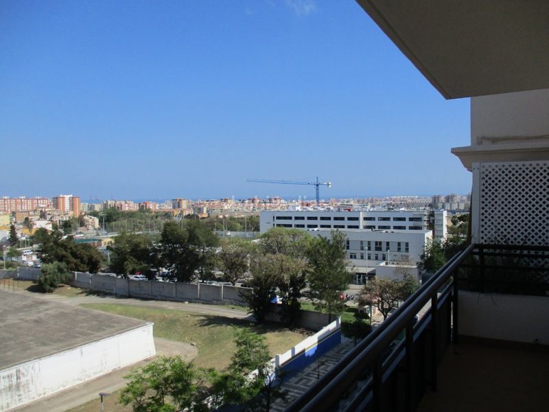 Foto f0268d41-bf11-4223-9487-c1146c73f556. Lloguer pis amb aparcament piscina a Teatinos Málaga