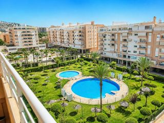 Miete Dachwohnung in El Consul - Ciudad Universitaria - El Romeral. Exclusivo atico teatinos
