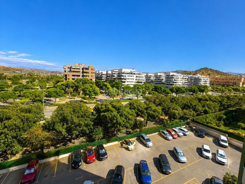 Foto ccf32ae1-b8e5-4974-a1a6-e68ee222eab3. Lloguer pis amb piscina a El Consul - Ciudad Universitaria - El Romeral Málaga