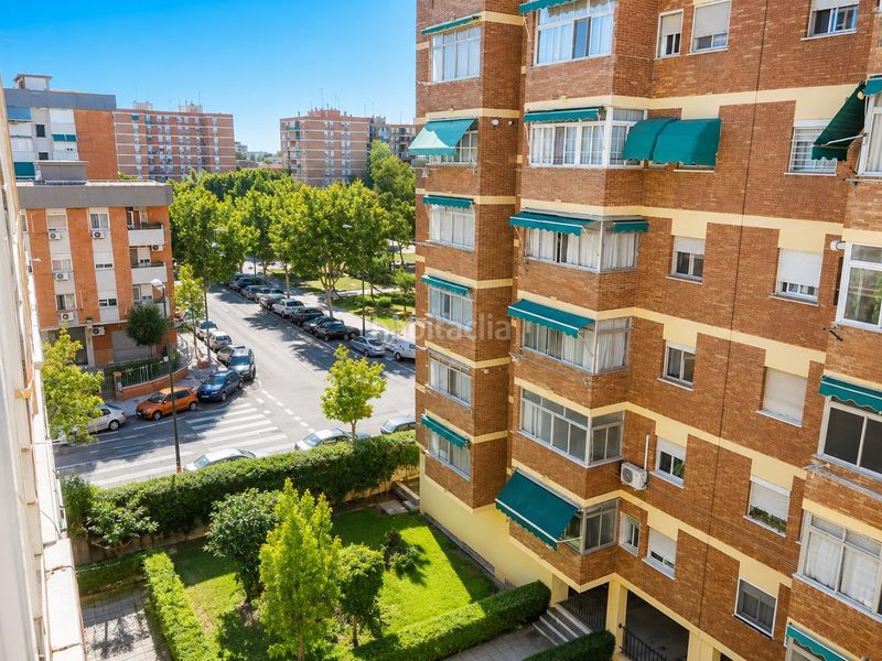 Foto e5c9a0af-1092-4b2e-98b7-b62cf28483ff. Rent flat in Portada Alta - Pol. Crta. De Cártama Málaga