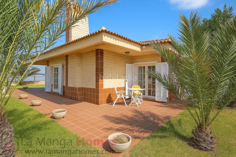 Foto 4598472b-8f1d-4e29-80b3-c609e9afcff3. Chalet dans n/a dans Playa de las Gaviotas - El Pedrucho Manga del Mar Menor (La)