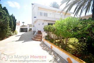 Chalet in Gran vía de la manga 108. Exclusiva vivienda con cuatro apartamentos situada entre el mar