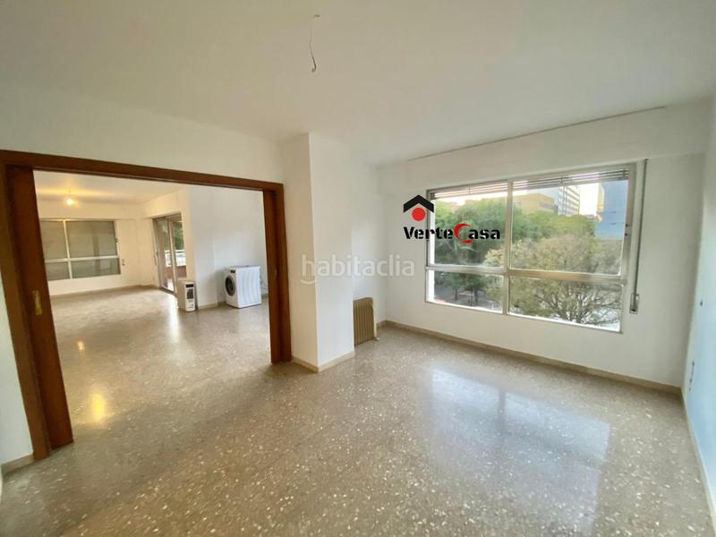 Foto 7bab4527-87ed-491b-9810-7b5a918859e0. Alquiler piso  en alquiler en facultades, 4 dormitorios. en Valencia