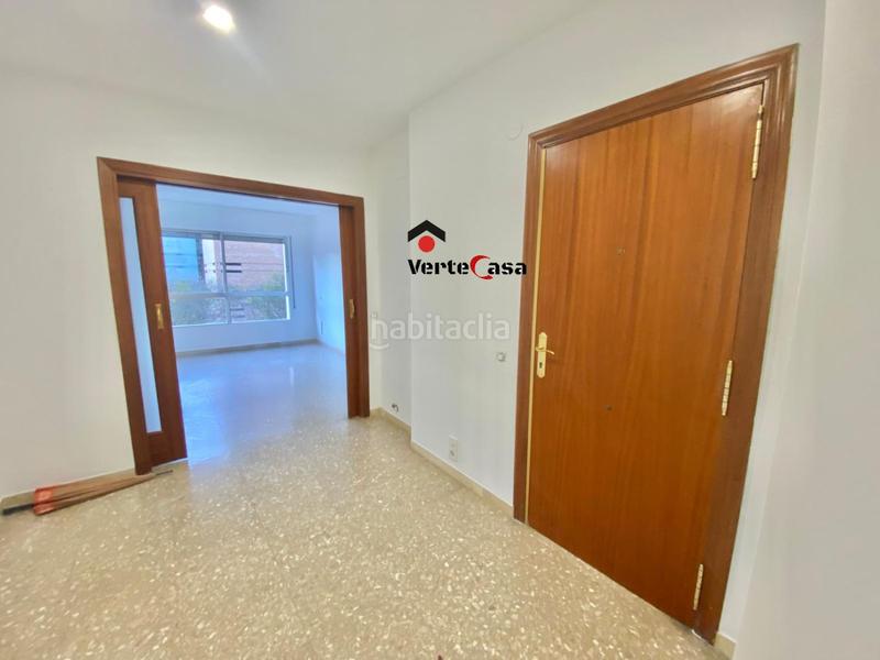 Foto d12956f7-11ca-4850-a3e3-58212dd4f318. Alquiler piso  en alquiler en facultades, 4 dormitorios. en Valencia