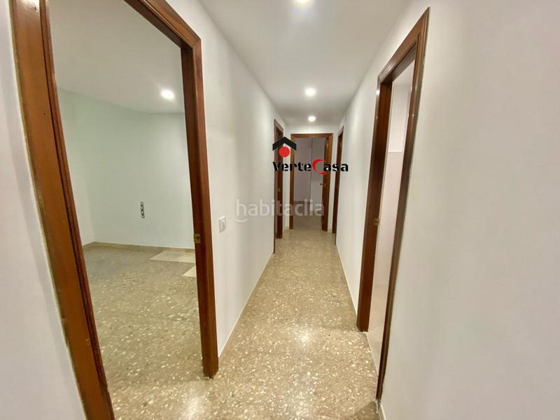 Foto eb68cd8a-9afc-43e6-ba2b-e57b6bf768d3. Alquiler piso  en alquiler en facultades, 4 dormitorios. en Valencia