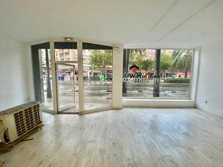 Lloguer Local Comercial  Primado reig. Local com. en alquiler en primado reig, 3 despachos.