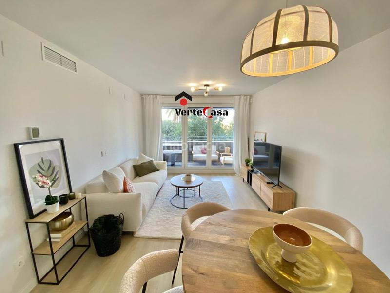 Foto d6d47df5-e502-42e2-9c69-399a58ec6ba6. Alquiler piso  en alquiler en Malilla, 2 dormitorios. en Valencia