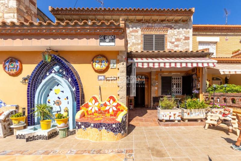 Foto 78f2a413-9d04-47b3-9e7b-34d0fa979349. Casa aparellada amb piscina a Altafulla