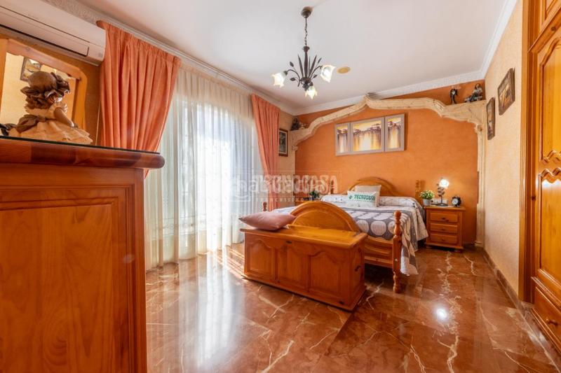 Foto f11d6f5e-2e05-4a73-aa4d-9fb41519a483. Casa aparellada amb piscina a Altafulla