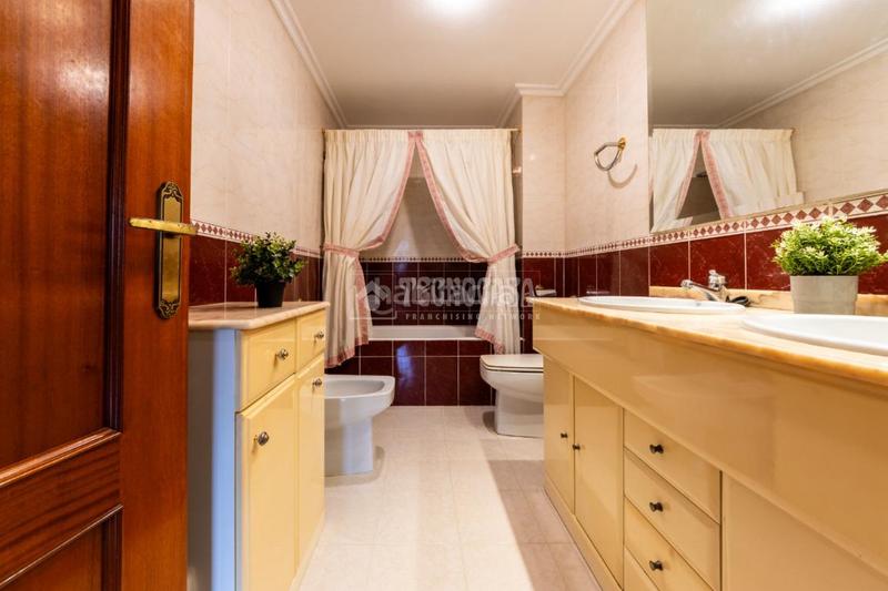 Foto 9c6f8cee-2cfd-445c-9c13-8b48492b2579. Pis amb calefacció aparcament a Nou Eixample Sud Tarragona