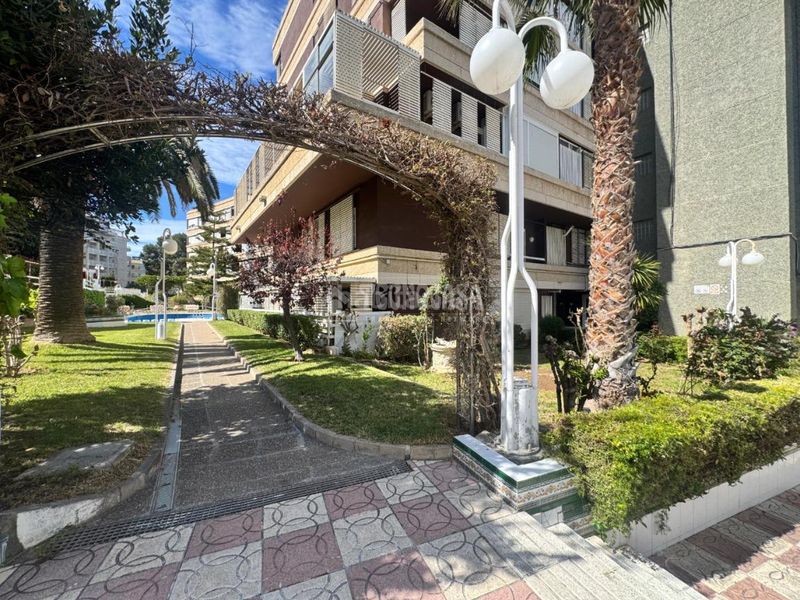 Foto f3c1fd73-0e69-454b-be47-c2c5e12cdd61. Pis amb piscina a Mar i Camp - Platja dels Capellans Salou