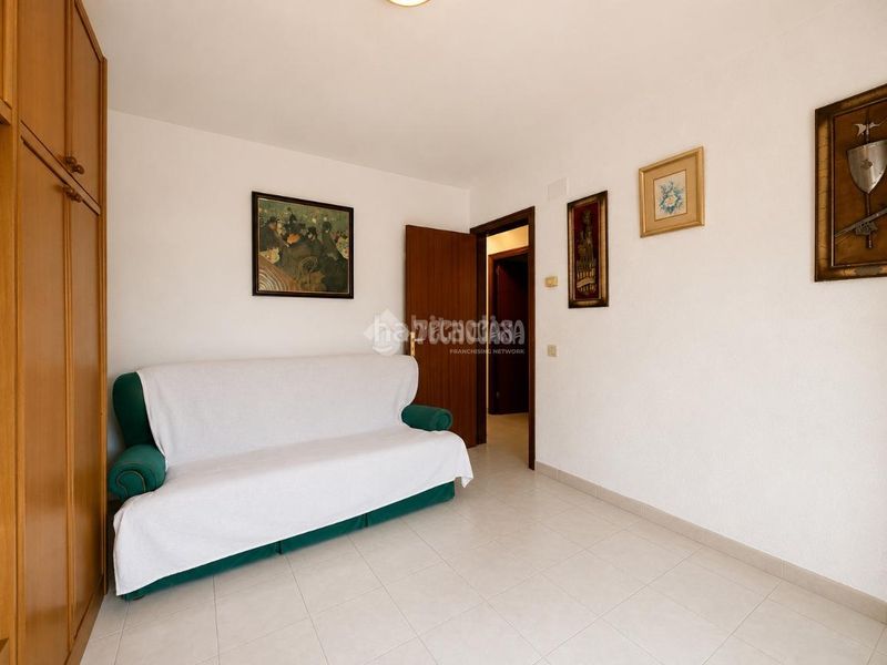 Foto e5076ae8-9d5f-4312-ad2c-ecb77b020932. Casa aparellada amb calefacció piscina a Eixample Tarragona