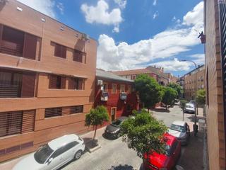 Pis  De ramn calabuig. Piso en urb. privada con garaje en puente vallecas