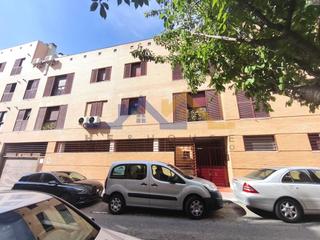 Pis  De ramón calabuig. Piso en urb. privada con garaje en puente vallecas