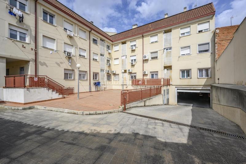 Foto ea48920f-25e8-4712-9ebb-f105aa3ecf96. Planta baja piso 3dormitorios, garaje y tarstero. Centro en Parla