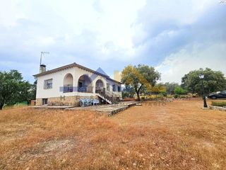 Haus  Valdeolivas. Chalet independiente con parcela. villa del prado