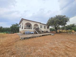 Haus  Valdeolivas. Vivienda independiente con jardín. villa del prado