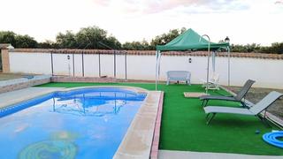 Casa  Valdeolivas. Vivienda independiente con jardín. villa del prado