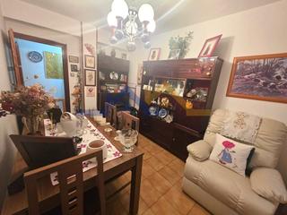 Planta baixa  Fuente de la capona. A la venta piso de 3 dormitorios. villaverde bajo.