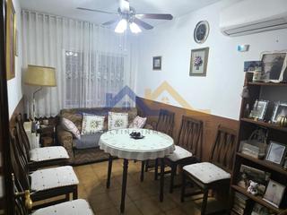 Planta baixa  Fuente de la capona. A la venta piso de 3 dormitorios. villaverde bajo.