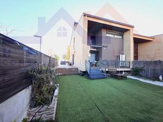 Casa  De las suertes. Chalet pareado de 5 dormitorios en navalcarnero.