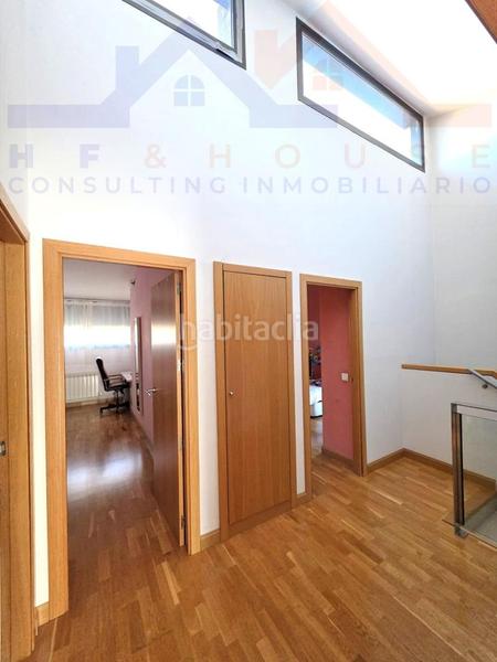 Foto 877c4ba6-3c1c-4436-bf73-aa3d07d98c9d. Casa amb calefacció aparcament piscina a La Dehesa - El Pinar Navalcarnero