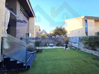 Haus  De las suertes. Chalet pareado de 5 dormitorios en navalcarnero.