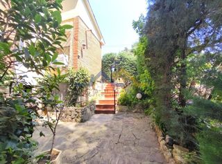 House  Granada. Chalet independiente 2 dormitorios.villa del prado