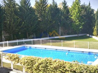 Flat  Ocaña. Piso con ascensor, garaje y piscina en ontígola