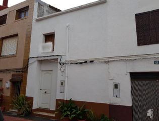 Casa adosada en Coves de Vinromà (les). Casa adosada con 3 habitaciones