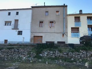 Maison jumelée à Torre de Claramunt (La). Casa adosada con 3 habitaciones, parking y terraza