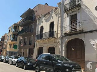 Parking coche en Sant Sadurní d´Anoia