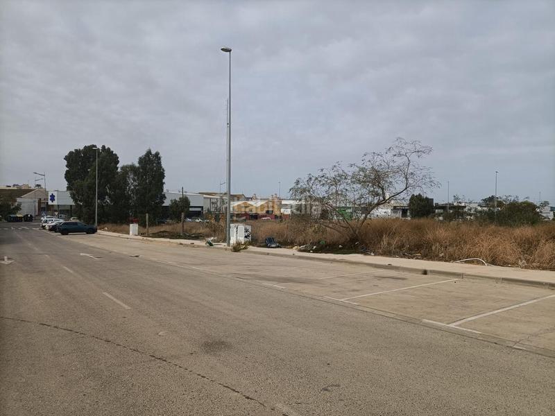 Foto f4124619-cf15-4c9e-93fd-d8226c7e278b. Area edificabile industriale in estacha - fadricas ii in San Fernando