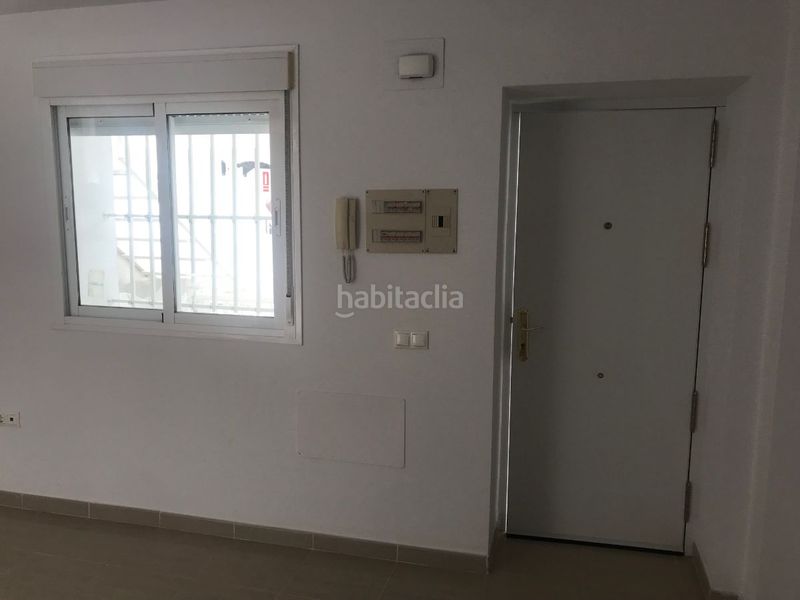 Foto f98a5925-bdb4-49e2-924b-7df87ca816fd. Piso  en Hornos Púnicos San Fernando