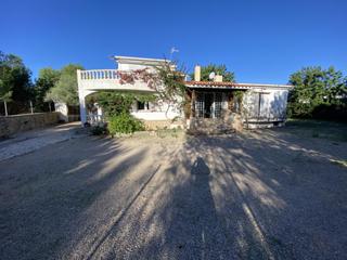 Chalet à Nord. Villa en venta en sant carles de la rapita, 5 dormitorios.