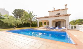 Xalet a Ampolla (L). Chalet en venta en cap roig, 4 dormitorios.