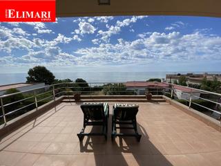 Chalet à Alcanar. Villa en venta en alcanarplatja  urb. serramar, 6 dormitorios.