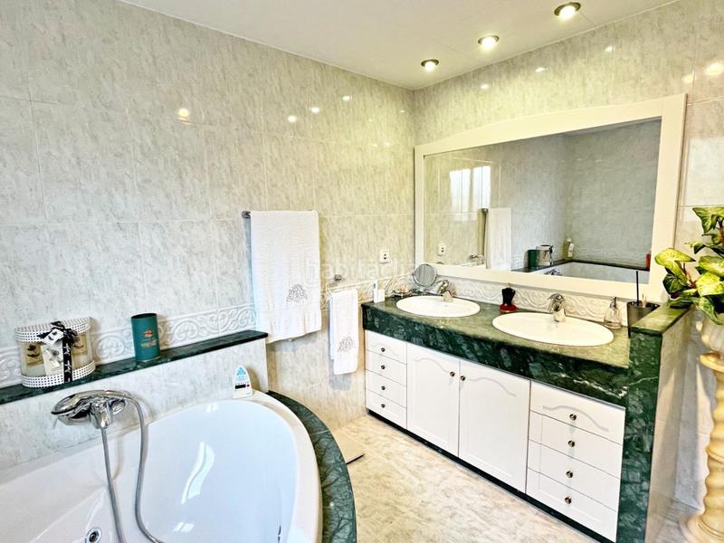 Foto 0654373d-5dcd-42d8-9d49-3aa53857fa7b. Chalet with parking in Aldover