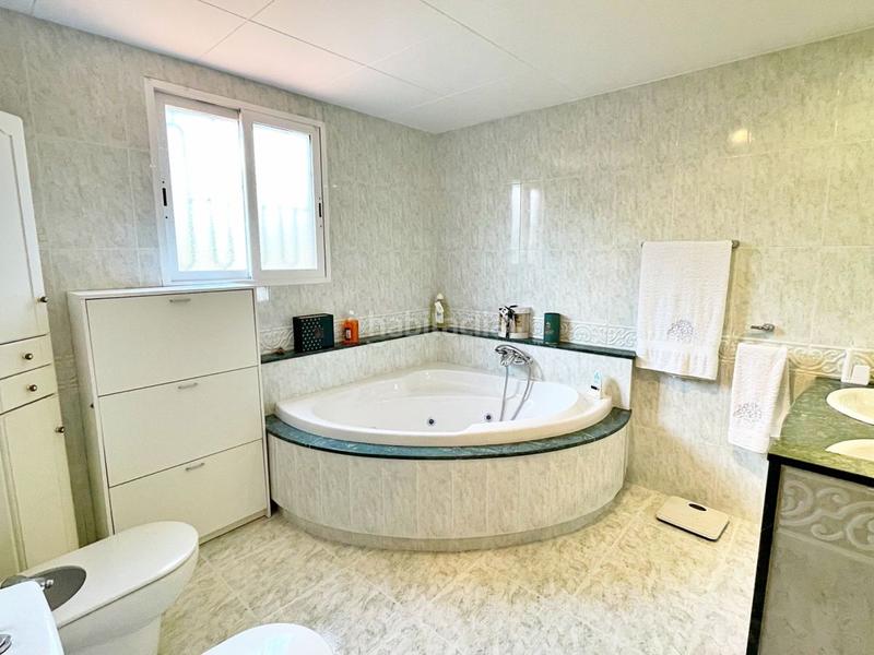 Foto 72c17dc6-56c7-4c22-8c04-95e5b5ae6804. Chalet with parking in Aldover