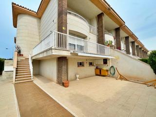 Casa a Santa Bàrbara. Unifamiliar en venta en santa barbara, 4 dormitorios.